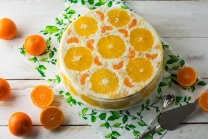 Желейний торт з фруктами та печивом - покроковий рецепт Желейний торт з фруктами та печивом - покроковий рецепт