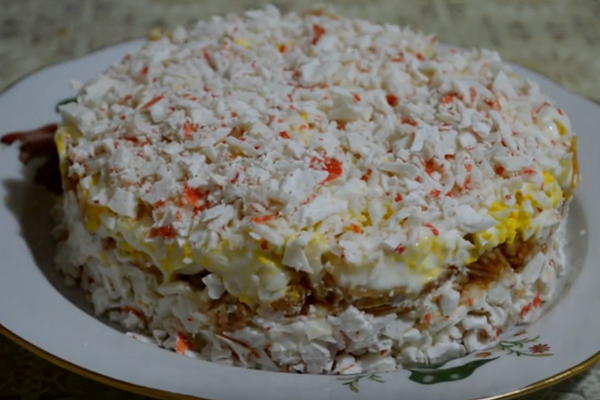 Салат ''Праздничный'' с яблоком