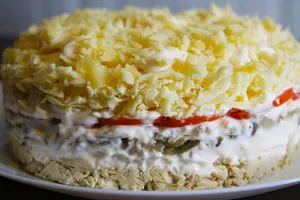 Салат с жареными грибами и курицей - пошаговый рецепт Салат с жареными грибами и курицей - пошаговый рецепт