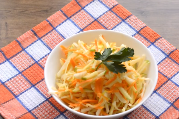 Салат з дайконом і овочами