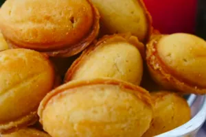Орешки со сгущенкой - пошаговый рецепт Орешки со сгущенкой - пошаговый рецепт