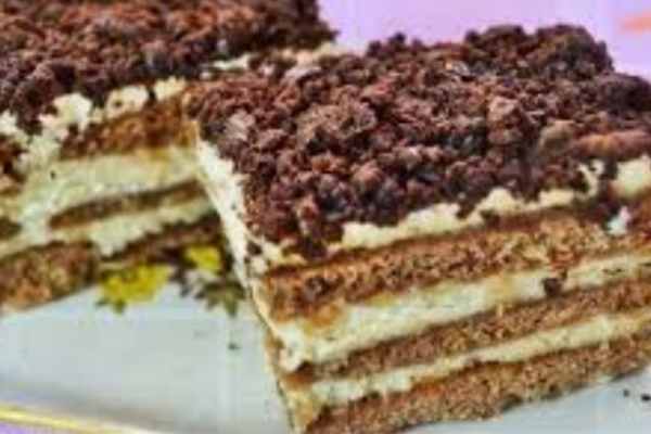 Торт з пряників зі сметанним кремом