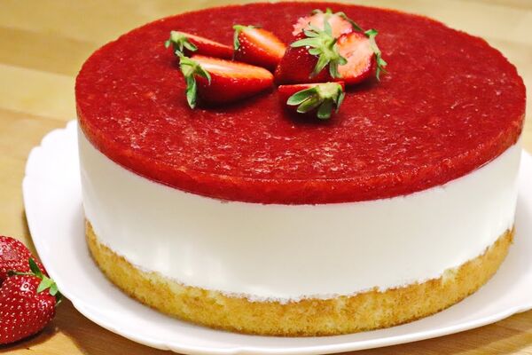 Желейный торт с клубникой