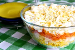 Салат з корейською морквою та курячою грудкою - покроковий рецепт Салат з корейською морквою та курячою грудкою - покроковий рецепт