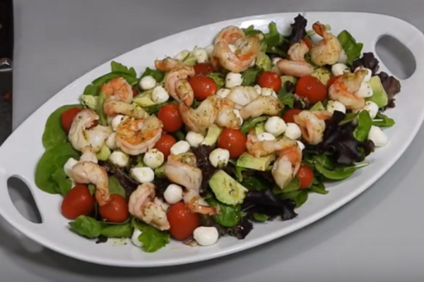 Салат с креветками