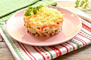 Салат с корейской морковью, курицей, грибами - пошаговый рецепт Салат с корейской морковью, курицей, грибами - пошаговый рецепт