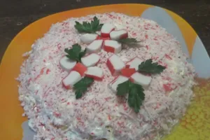Салат з крабовими паличками та яблуком - покроковий рецепт Салат з крабовими паличками та яблуком - покроковий рецепт