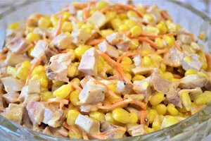 Салат с корейской морковью и консервированной кукурузой - пошаговый рецепт Салат с корейской морковью и консервированной кукурузой - пошаговый рецепт
