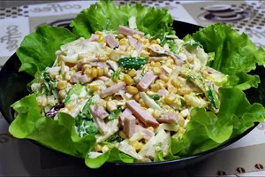 Салат с ветчиной и кукурузой - пошаговый рецепт Салат с ветчиной и кукурузой - пошаговый рецепт