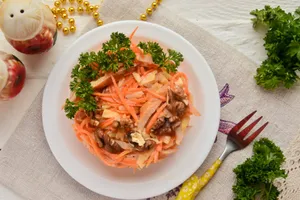 Салат с копченой курицей и корейской морковью - пошаговый рецепт Салат с копченой курицей и корейской морковью - пошаговый рецепт