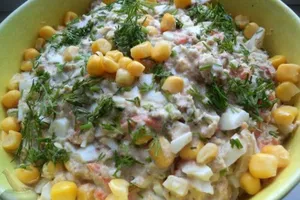 Салат з сардиною та кукурудзою - покроковий рецепт Салат з сардиною та кукурудзою - покроковий рецепт