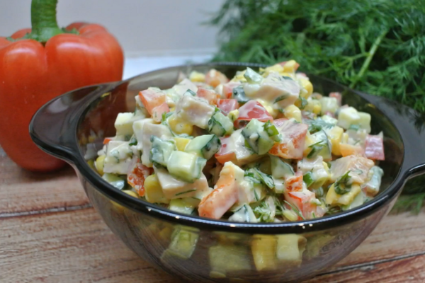 Салат с болгарским перцем и кукурузой