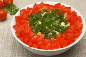Салат з курячими сердечками і помідорами - покроковий рецепт Салат з курячими сердечками і помідорами - покроковий рецепт