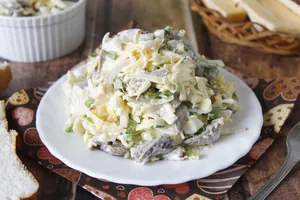 Салат с куриными сердечками и сыром - пошаговый рецепт Салат с куриными сердечками и сыром - пошаговый рецепт