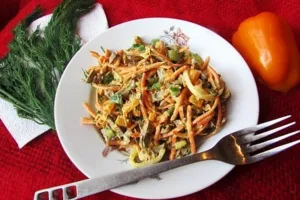 Салат з курячими сердечками і морквою - покроковий рецепт Салат з курячими сердечками і морквою - покроковий рецепт