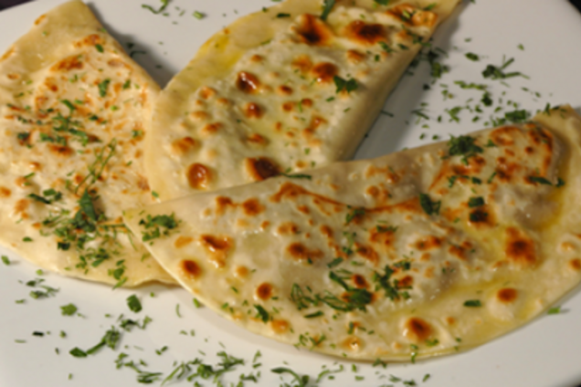 Кутабы с брынзой