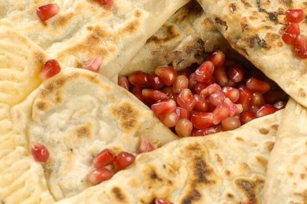 Кутаби з м'ясом і гранатом