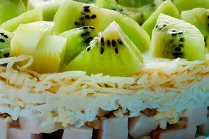 Салат с киви и курицей - пошаговый рецепт Салат с киви и курицей - пошаговый рецепт