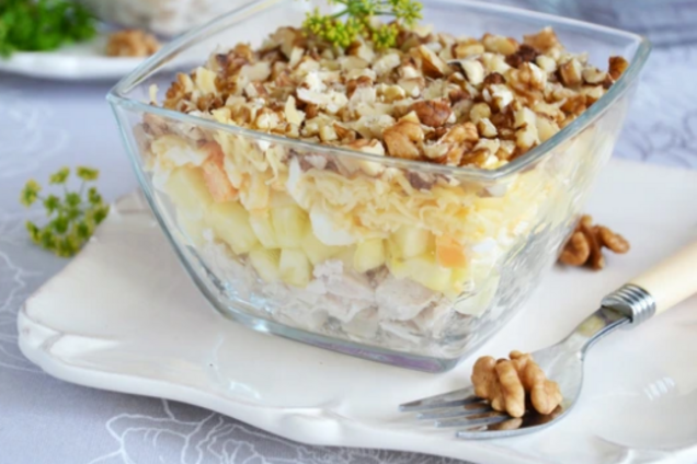 Салат с курицей, ананасом и грецкими орехами - рецепт с фото и видео