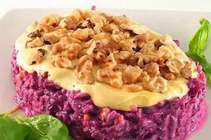 Салат з буряком, чорносливом і горіхами - покроковий рецепт Салат з буряком, чорносливом і горіхами - покроковий рецепт