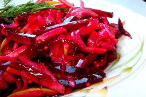 Салат з буряком та яблуком