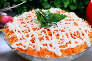 Картопляний салат з крабовими паличками - покроковий рецепт Картопляний салат з крабовими паличками - покроковий рецепт