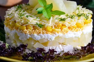 Салат з ананасами, м'ясом та кукурудзою - покроковий рецепт Салат з ананасами, м'ясом та кукурудзою - покроковий рецепт