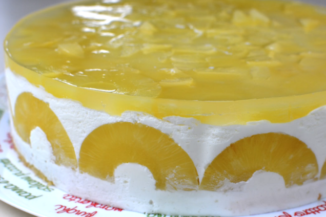 Йогуртовый торт с ананасами