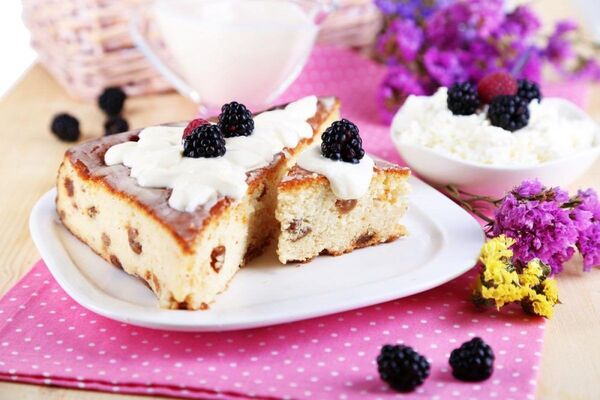 Класична сирна запіканка з родзинками