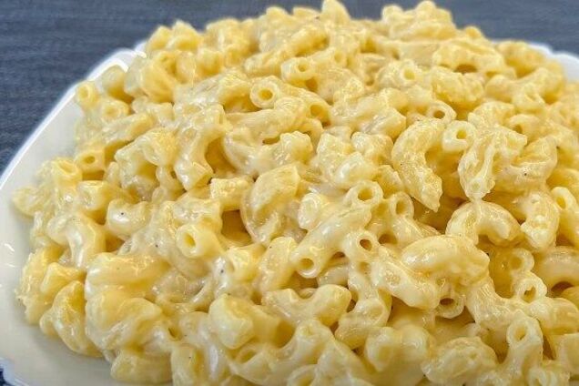 Макарони в вершково-сирному соусі на сковороді