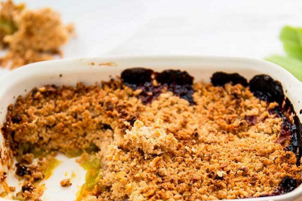 Пиріг з ревеню