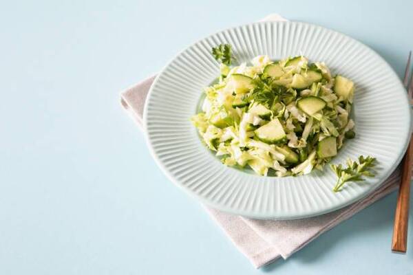 Салат ''Весна'' з капусти і огірка