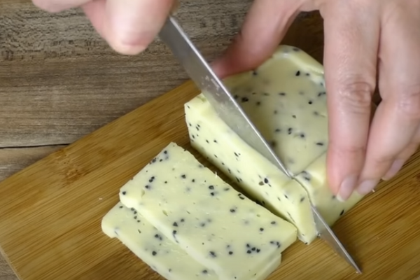 Твердий сир у мікрохвильовці 