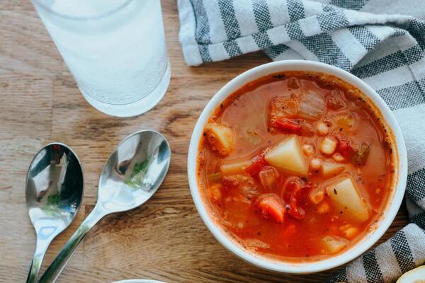 Гороховый суп с копченостями и чесноком 