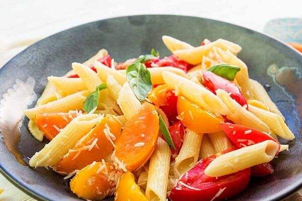 Паста з томатами і часником