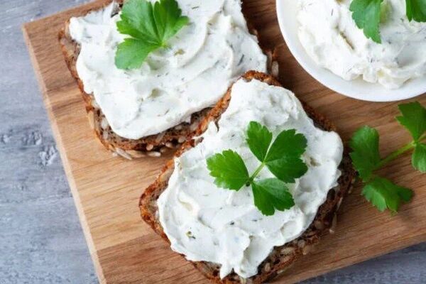 Крем-сыр из сметаны и молока