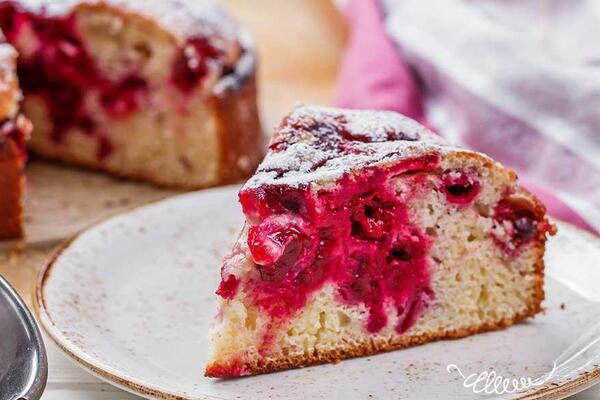 Вишневий пиріг на кефірі