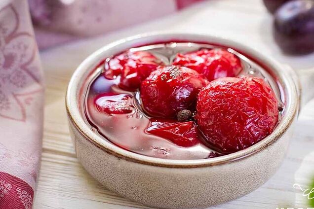 Консервированные сливы с косточкой на зиму