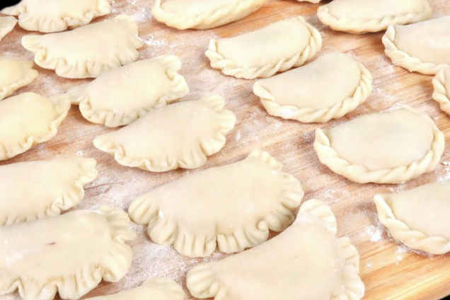 Тісто на вареники на молоці та воді