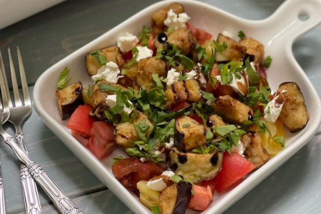 Салат з хрусткими баклажанами