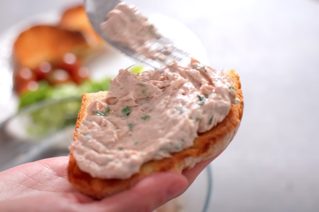 Намазка на хліб з риби та крем-сиру