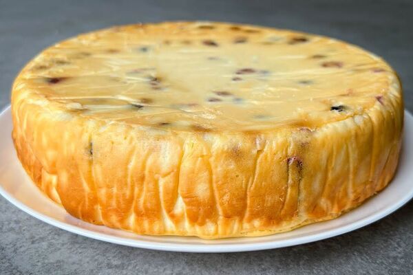 Творожная запеканка с изюмом и клюквой без муки