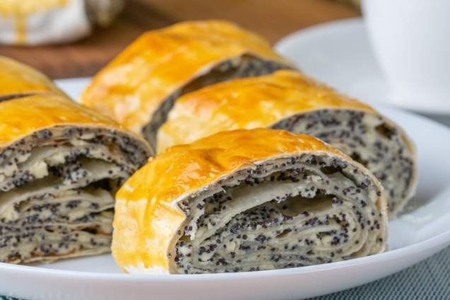 Рулет з маком і сиром з лаваша