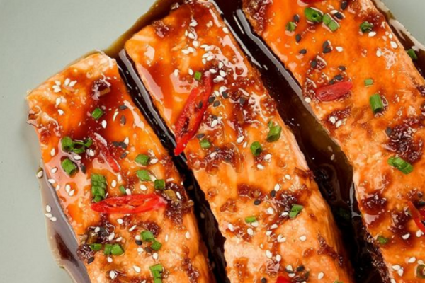 Сьомга в імбиро-соєвому соусі