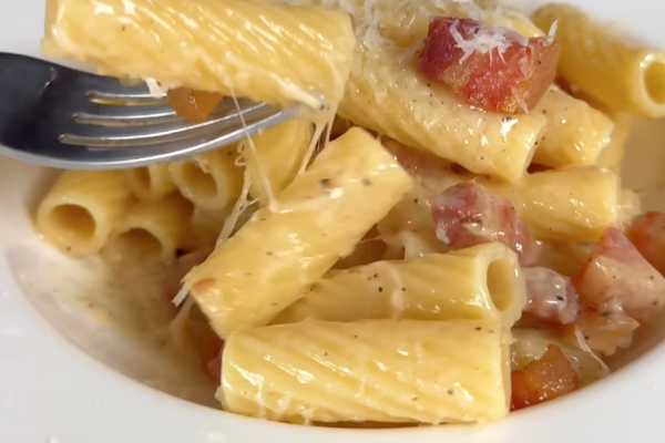 Макарони з білим вином