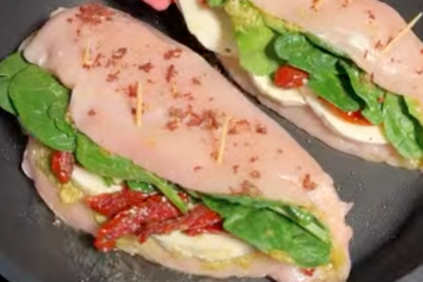 Филе ''Песто'' со шпинатом и вялеными помидорами