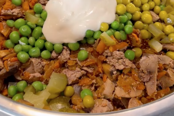 Салат із печінкою