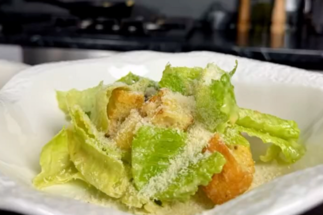 Классический салат ''Цезарь''