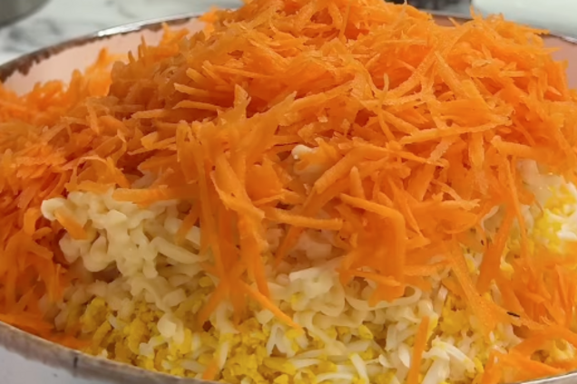 Салат ''Білочка'' із сиру та моркви