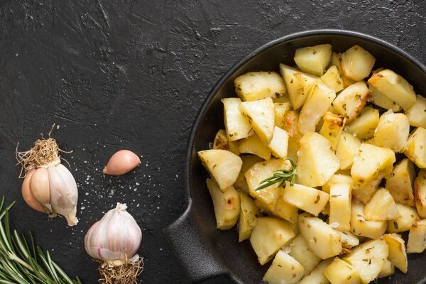 Запечена картопля з часником та кропом